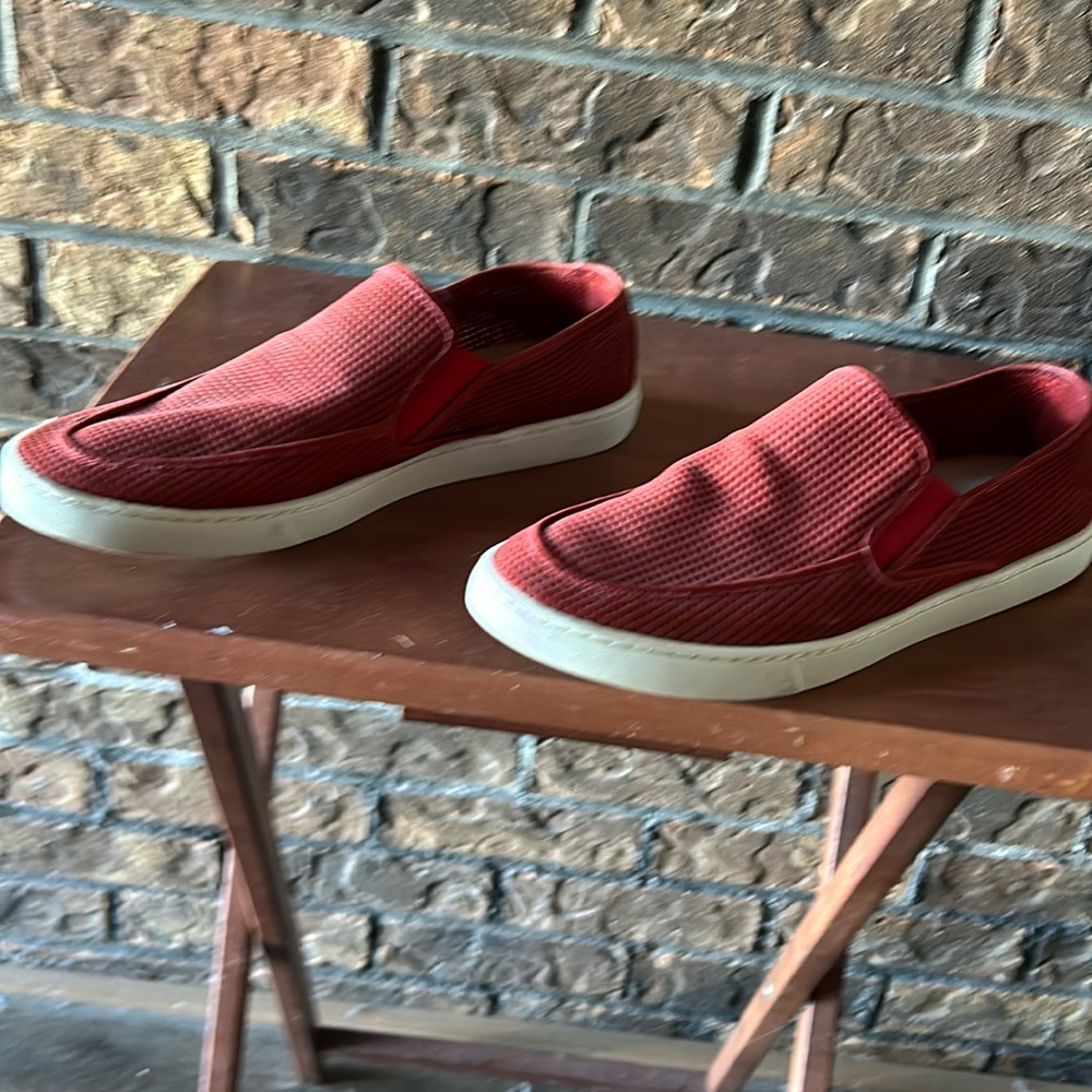 Nice And Comfortable Like New - image 1